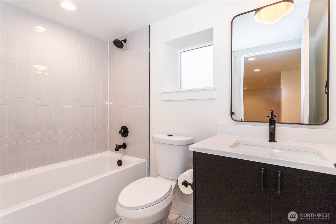 7341 21st Avenue NE #B, Seattle, WA 98115