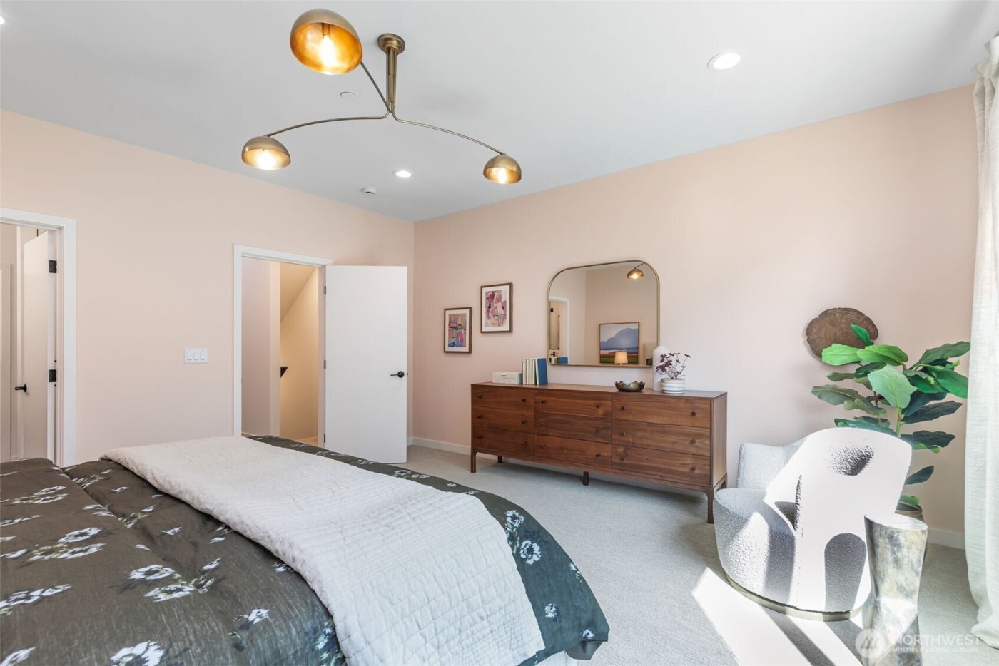 1165 129th Court NE, Bellevue, WA 98005