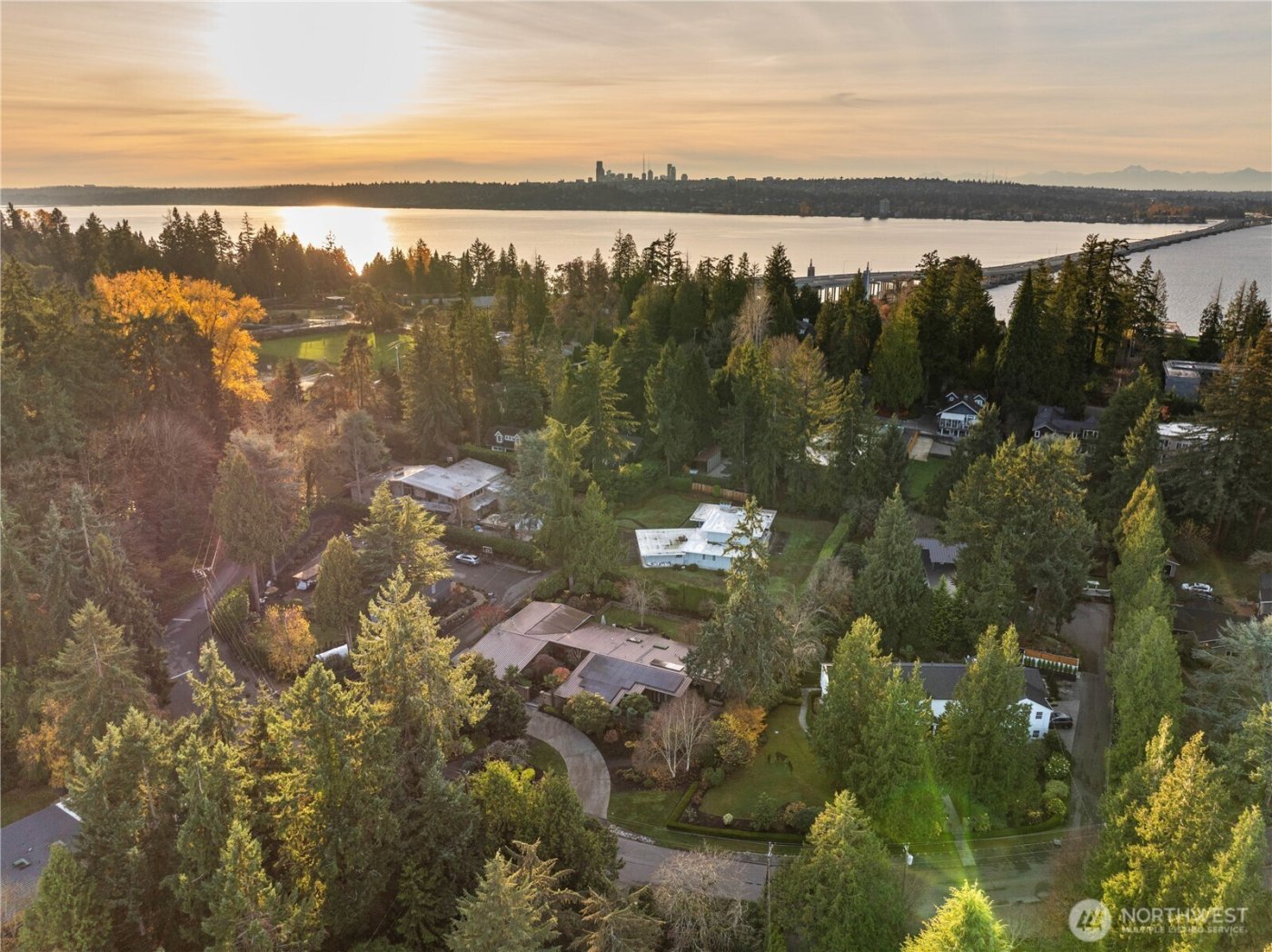 3215 78th Place NE, Medina, WA 98039