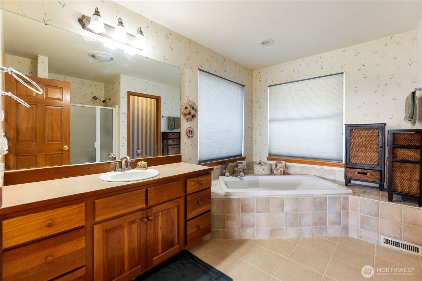 1013 Mallard Lane , Camano Island, WA 98282