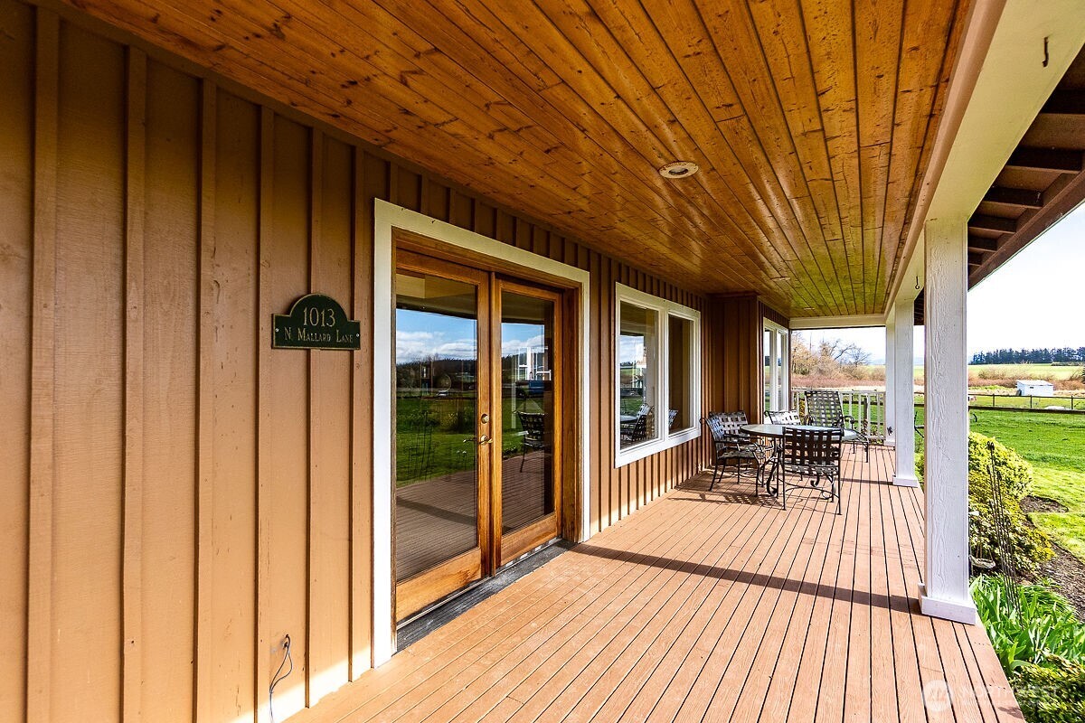 1013 Mallard Lane , Camano Island, WA 98282