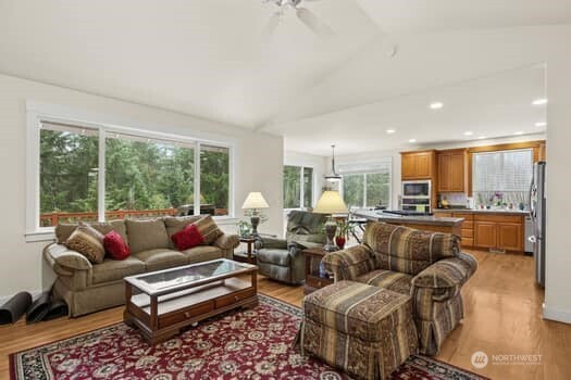 17705 92nd Ave East , Puyallup, WA 98375