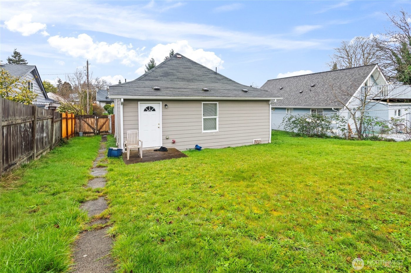 6828 Yakima Avenue , Tacoma, WA 98408