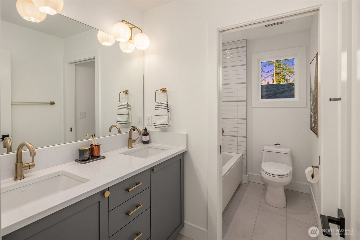 13662 NE 101st Street , Kirkland, WA 98033