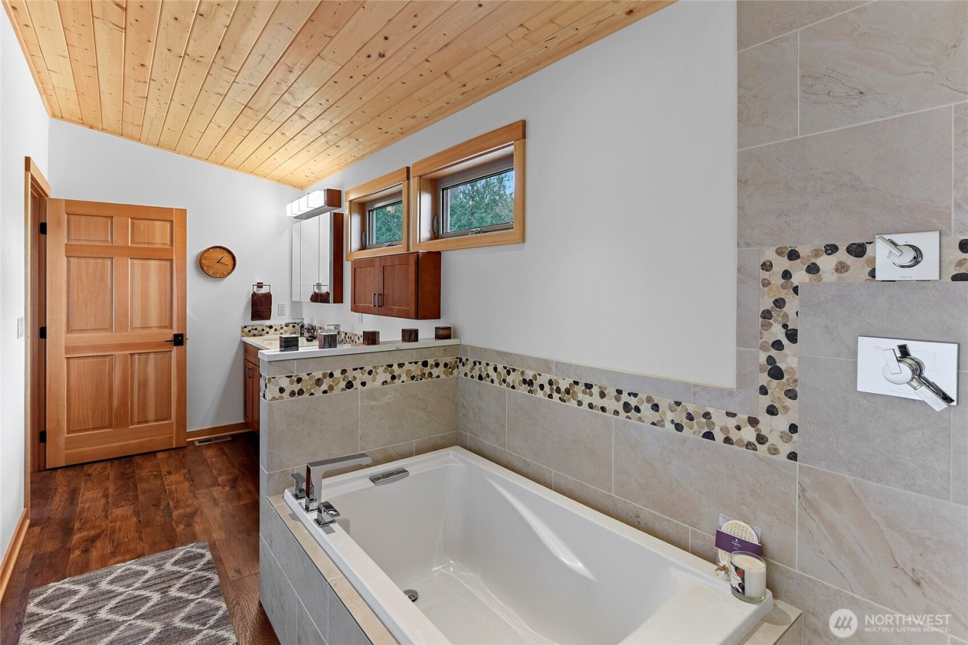 7618 NE Zachariasen Court , Hansville, WA 98340