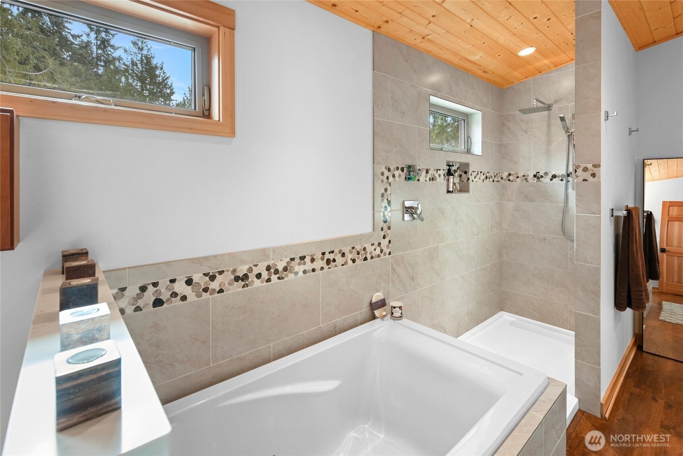 7618 NE Zachariasen Court , Hansville, WA 98340