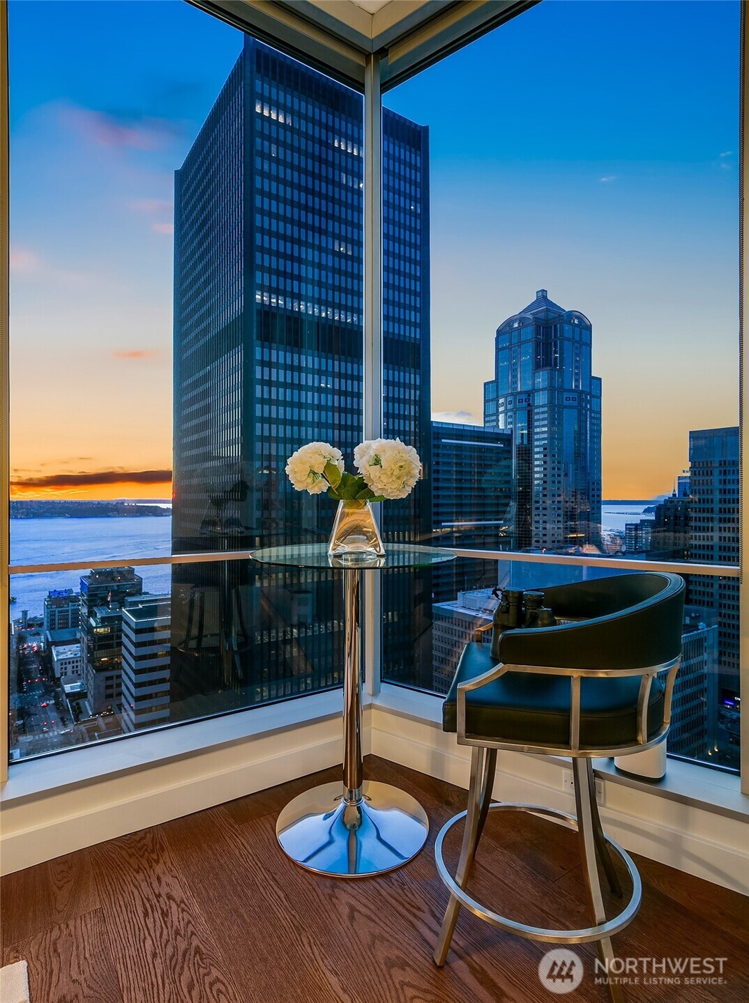 909 5th Avenue #2301, Seattle, WA 98164
