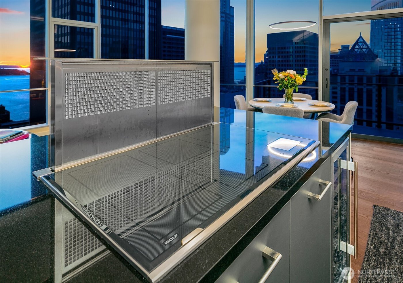 909 5th Avenue #2301, Seattle, WA 98164