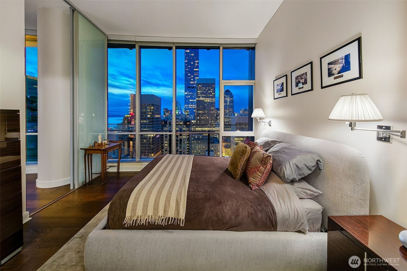 909 5th Avenue #2301, Seattle, WA 98164