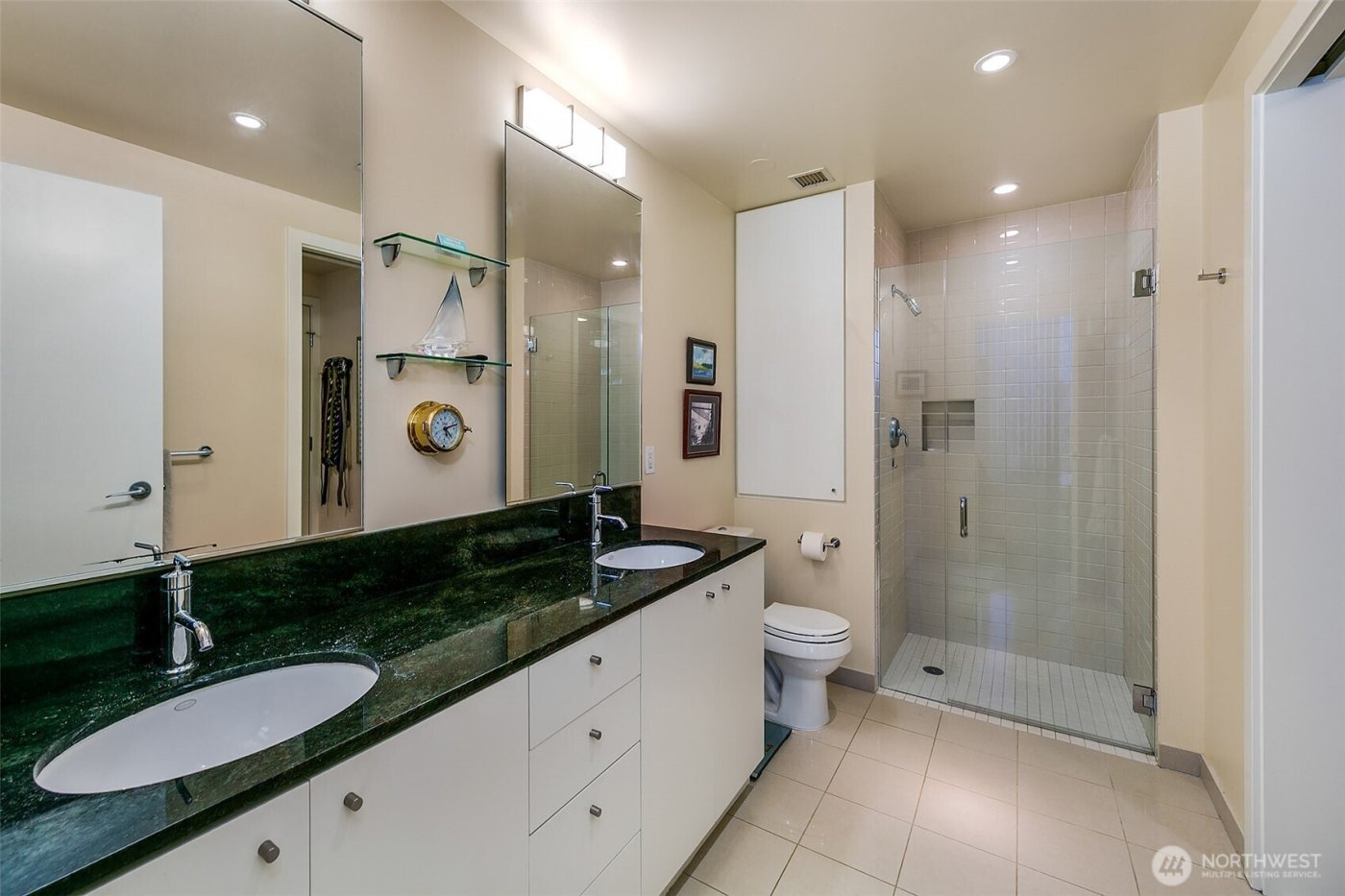 909 5th Avenue #2301, Seattle, WA 98164