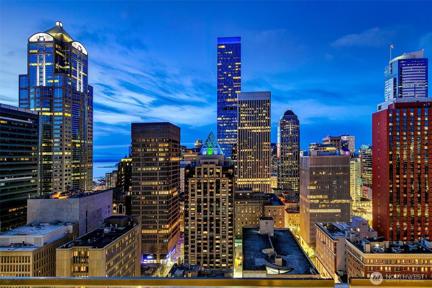 909 5th Avenue #2301, Seattle, WA 98164