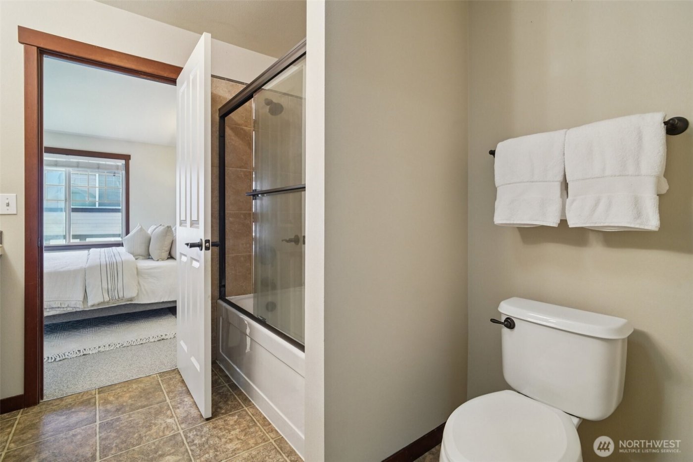 19439 1st Avenue S #E3, Normandy Park, WA 98148