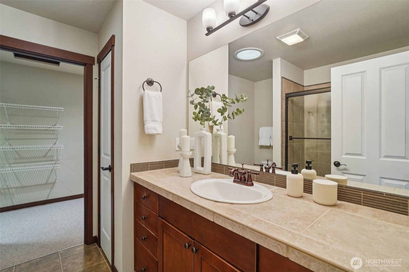 19439 1st Avenue S #E3, Normandy Park, WA 98148