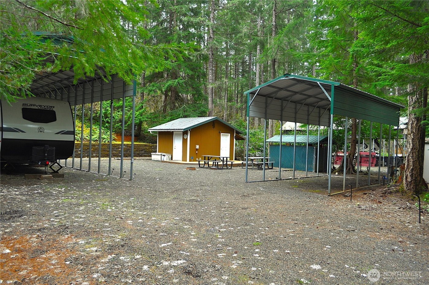 210 N Dow Creek Drive , Hoodsport, WA 98548