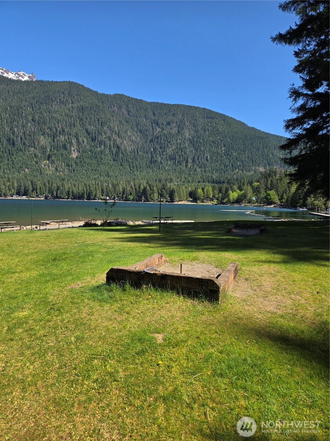 210 N Dow Creek Drive , Hoodsport, WA 98548