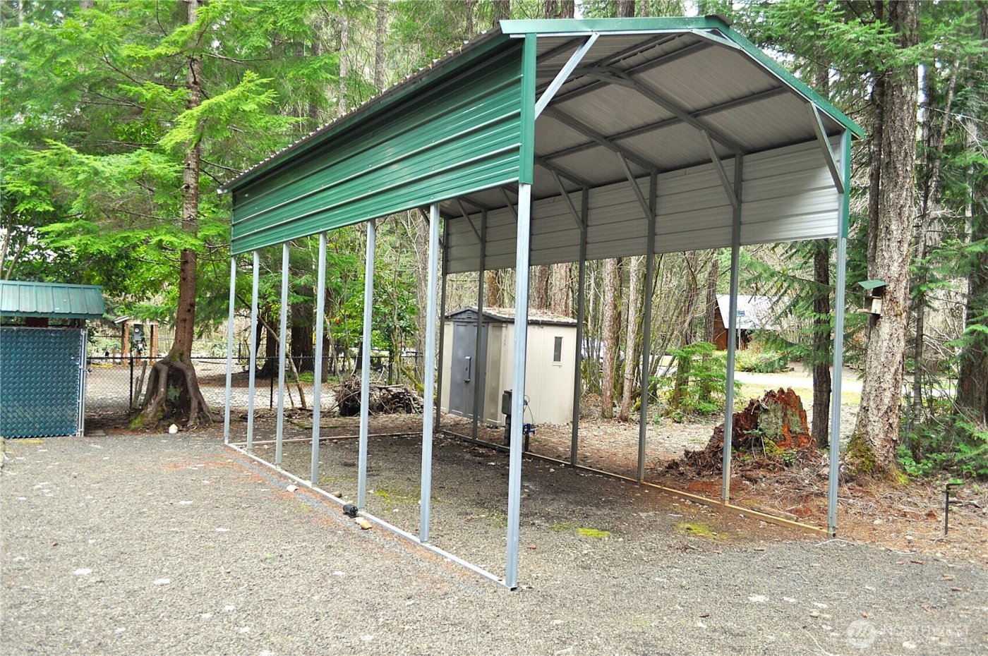 210 N Dow Creek Drive , Hoodsport, WA 98548