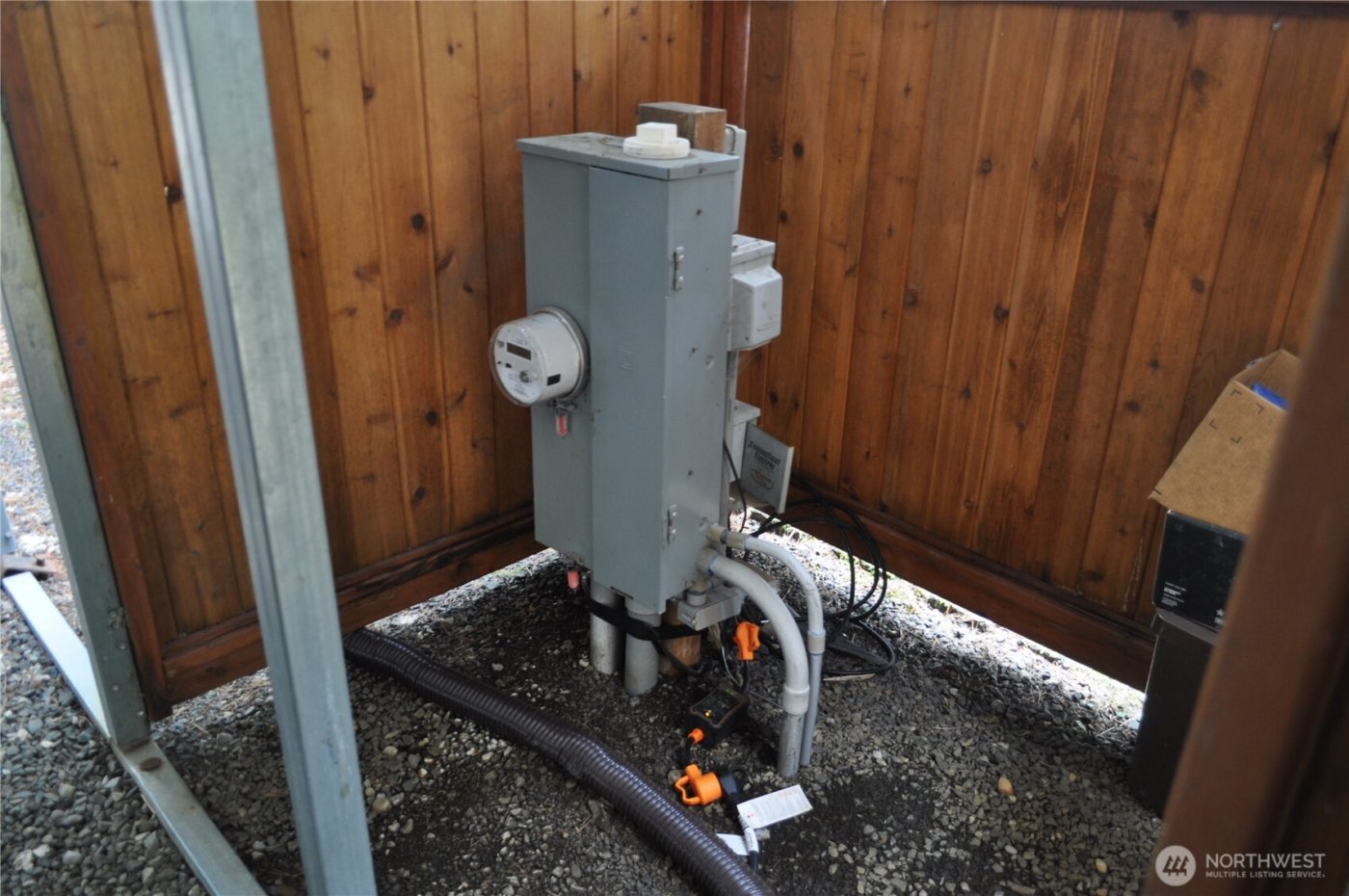 210 N Dow Creek Drive , Hoodsport, WA 98548