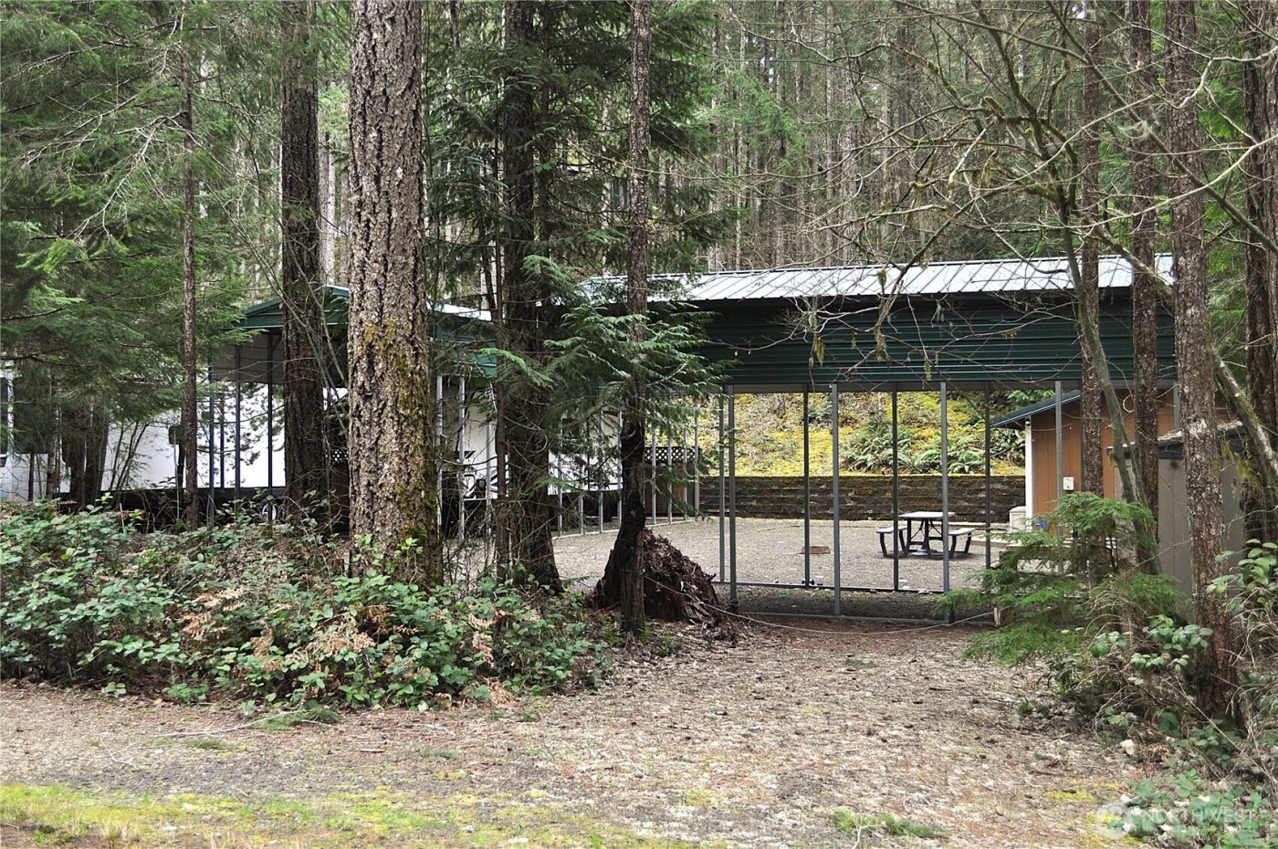 210 N Dow Creek Drive , Hoodsport, WA 98548