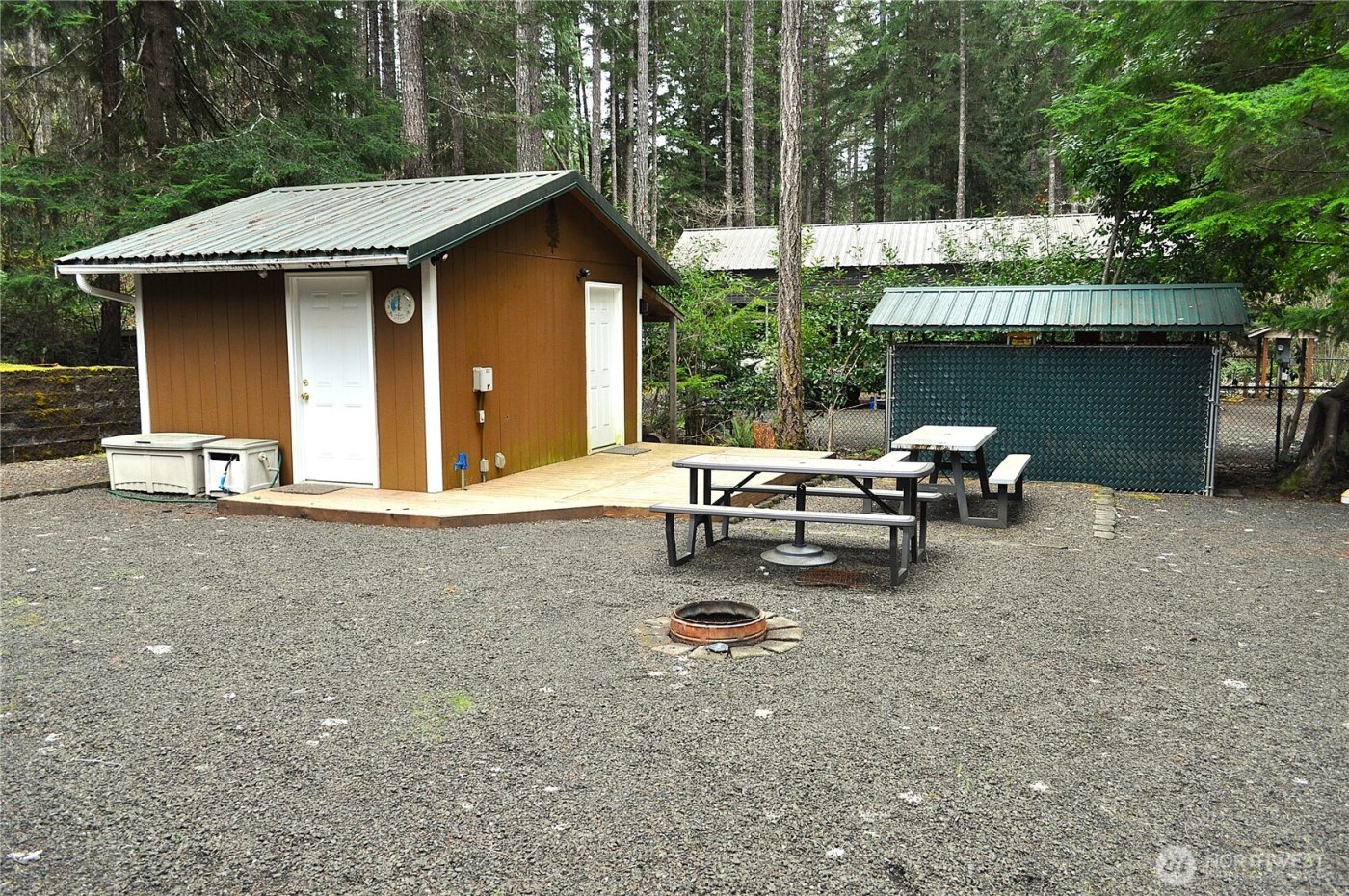 210 N Dow Creek Drive , Hoodsport, WA 98548