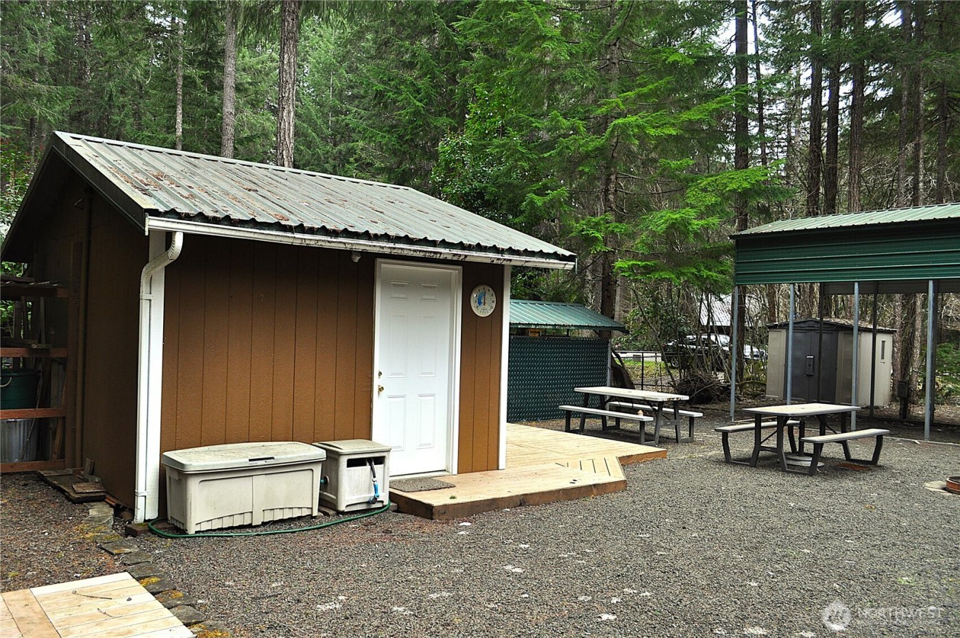 210 N Dow Creek Drive , Hoodsport, WA 98548