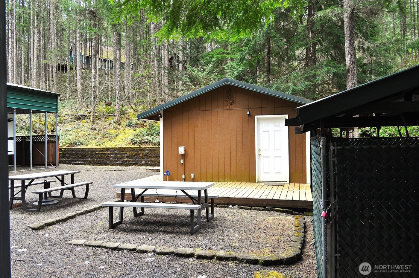 210 N Dow Creek Drive , Hoodsport, WA 98548