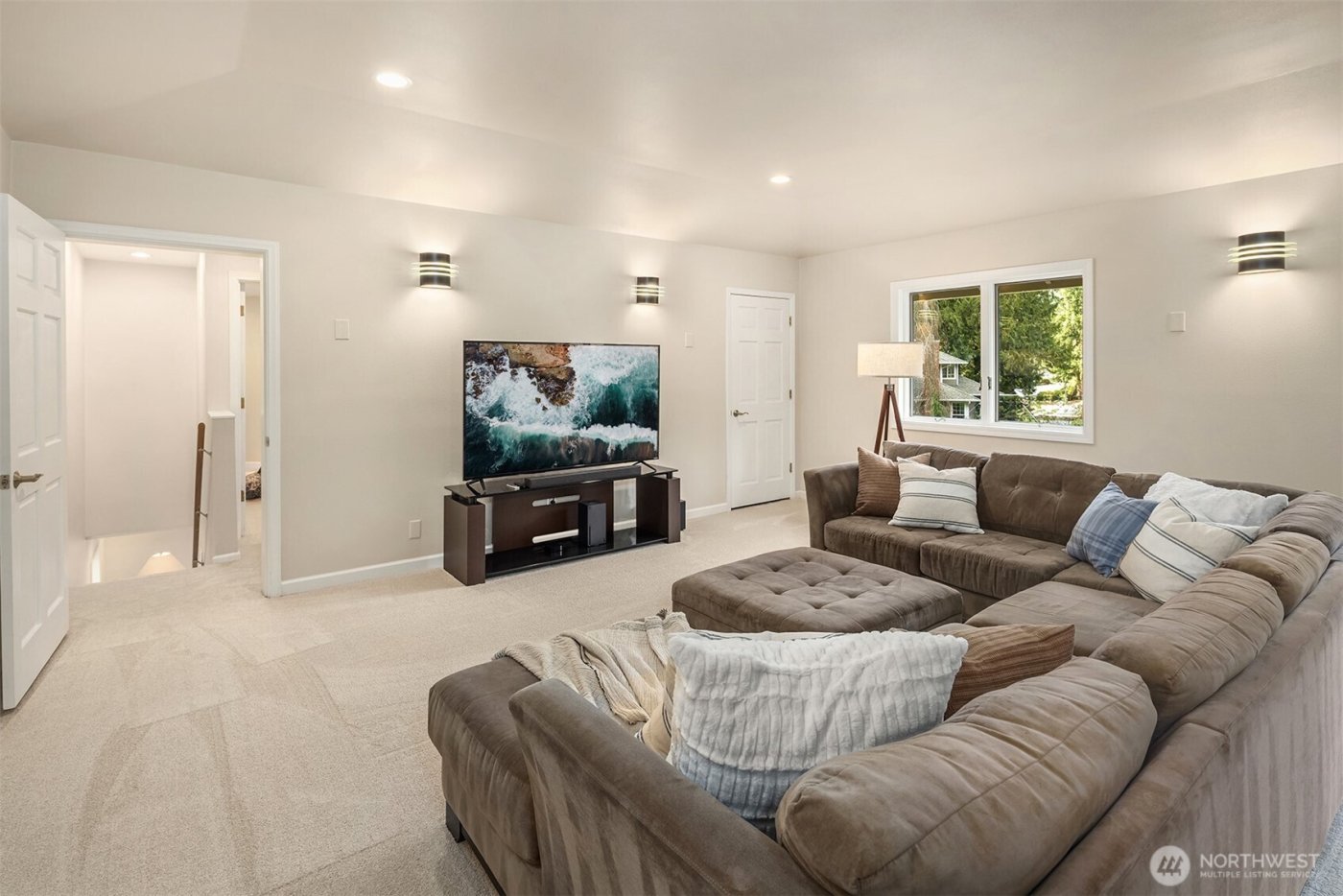 18605 NE 191st Street , Woodinville, WA 98077