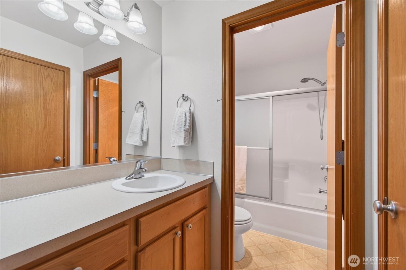 35 Glen Lane , Cathlamet, WA 98612