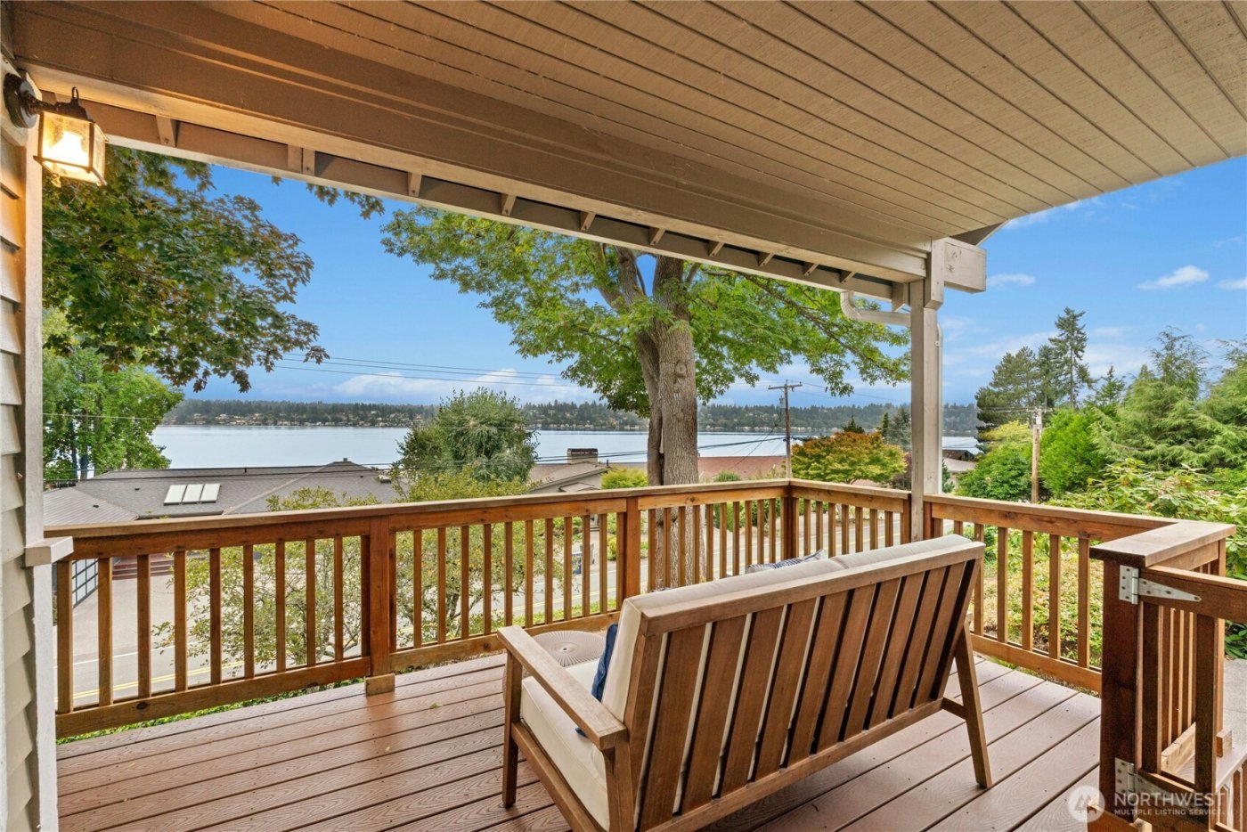 12506 Holmes Point Drive NE, Kirkland, WA 98034-5732