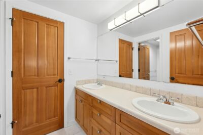 12506 Holmes Point Drive NE, Kirkland, WA 98034-5732 - Photo 30