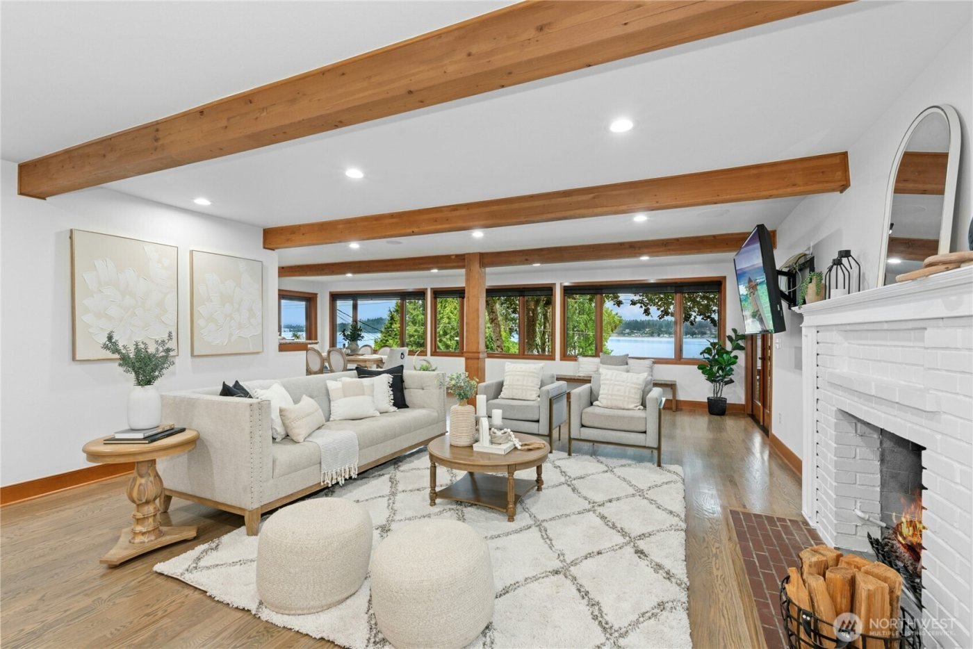 12506 Holmes Point Drive NE, Kirkland, WA 98034-5732