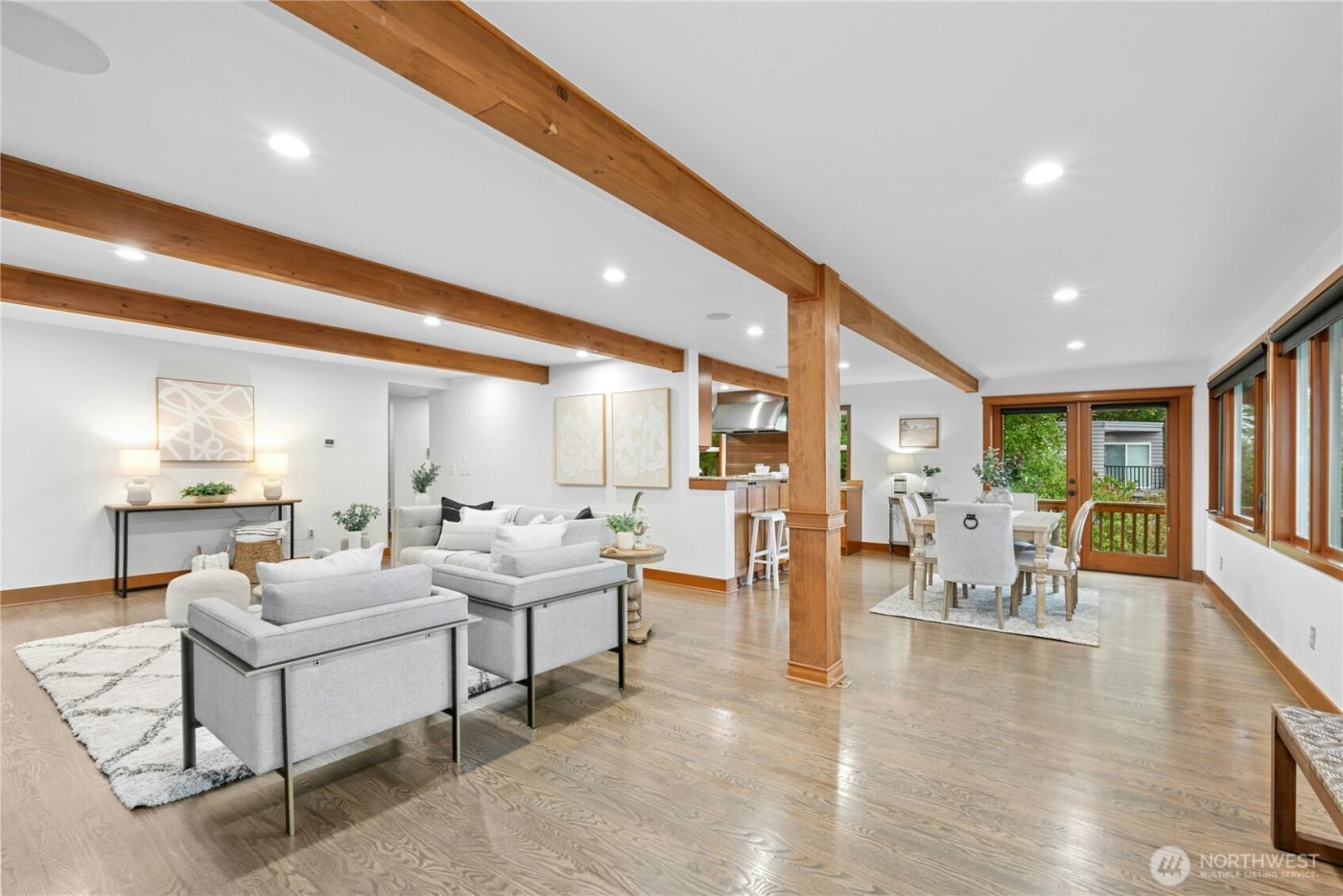 12506 Holmes Point Drive NE, Kirkland, WA 98034-5732