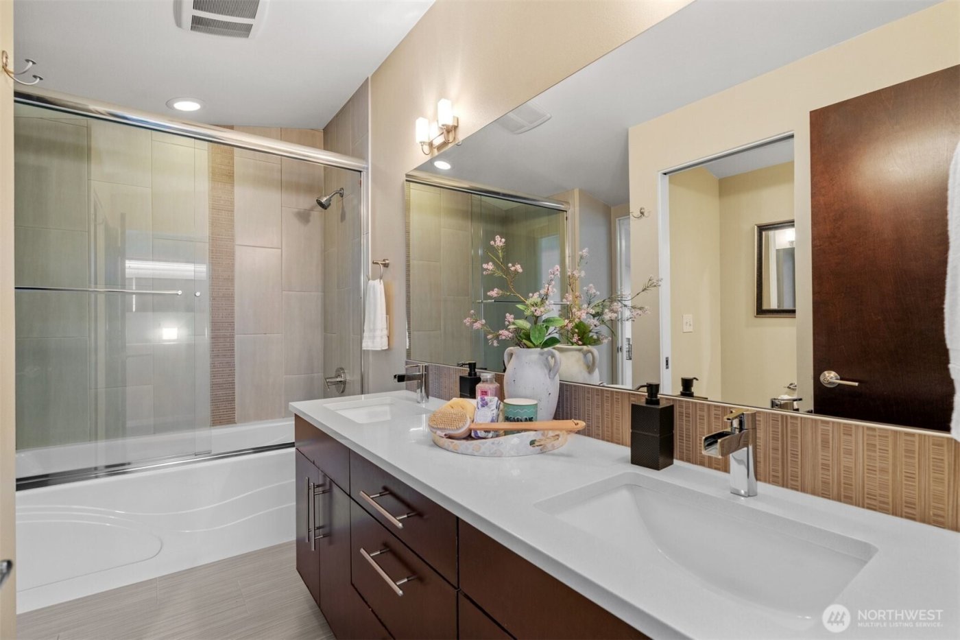 6536 42nd Avenue SW #B, Seattle, WA 98136