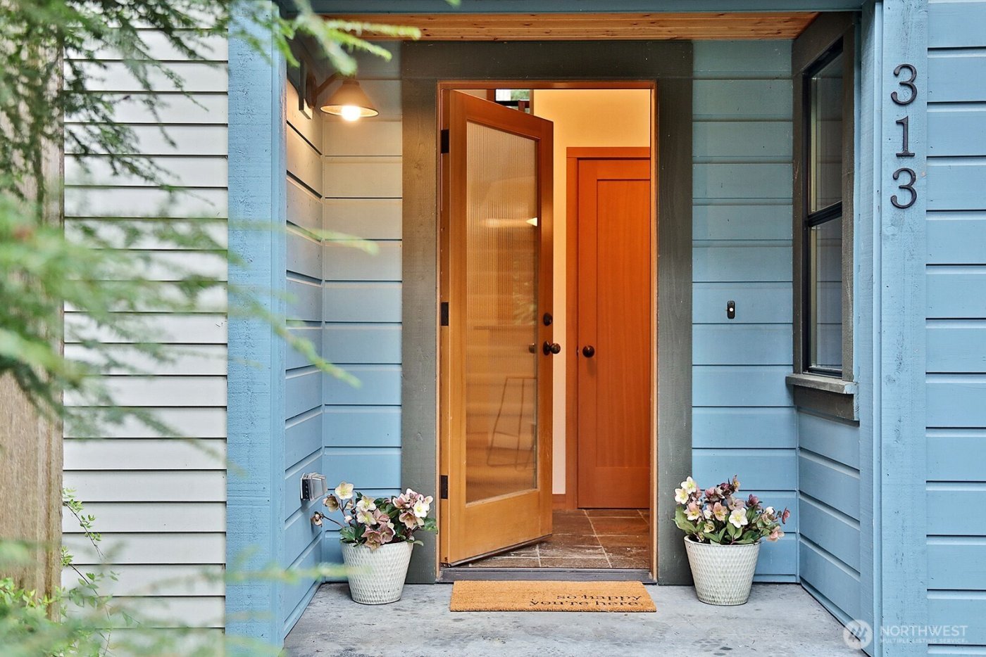 313 Edgecliff Drive , Langley, WA 98260