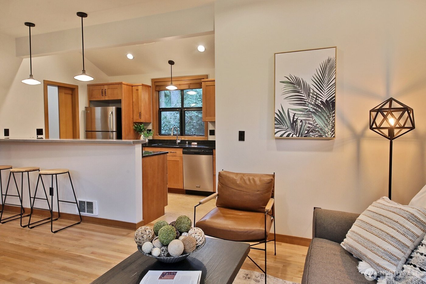 313 Edgecliff Drive , Langley, WA 98260