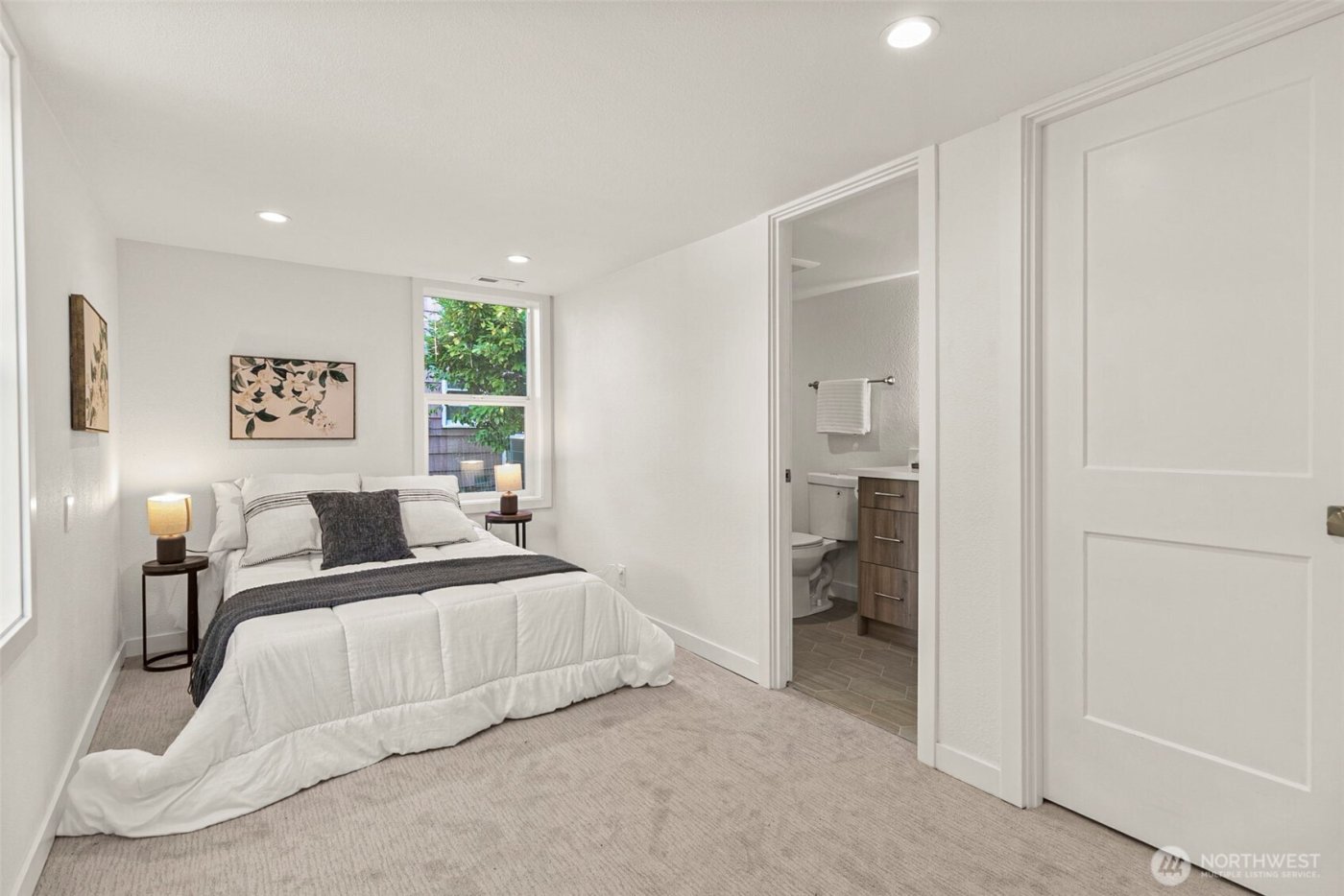 12077 75th Avenue S, Seattle, WA 98178