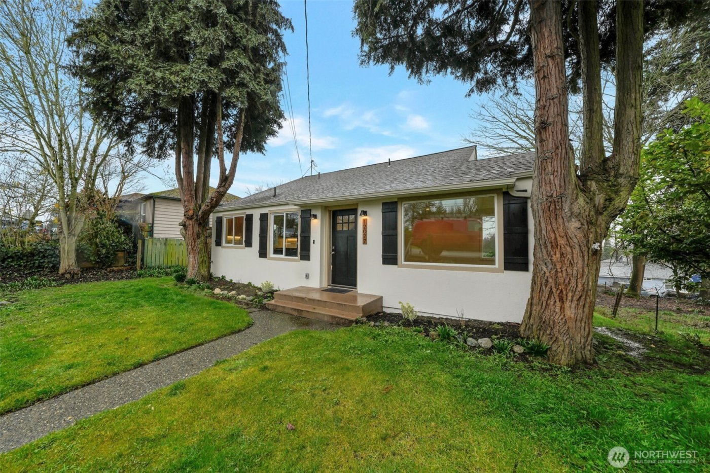 12077 75th Avenue S, Seattle, WA 98178