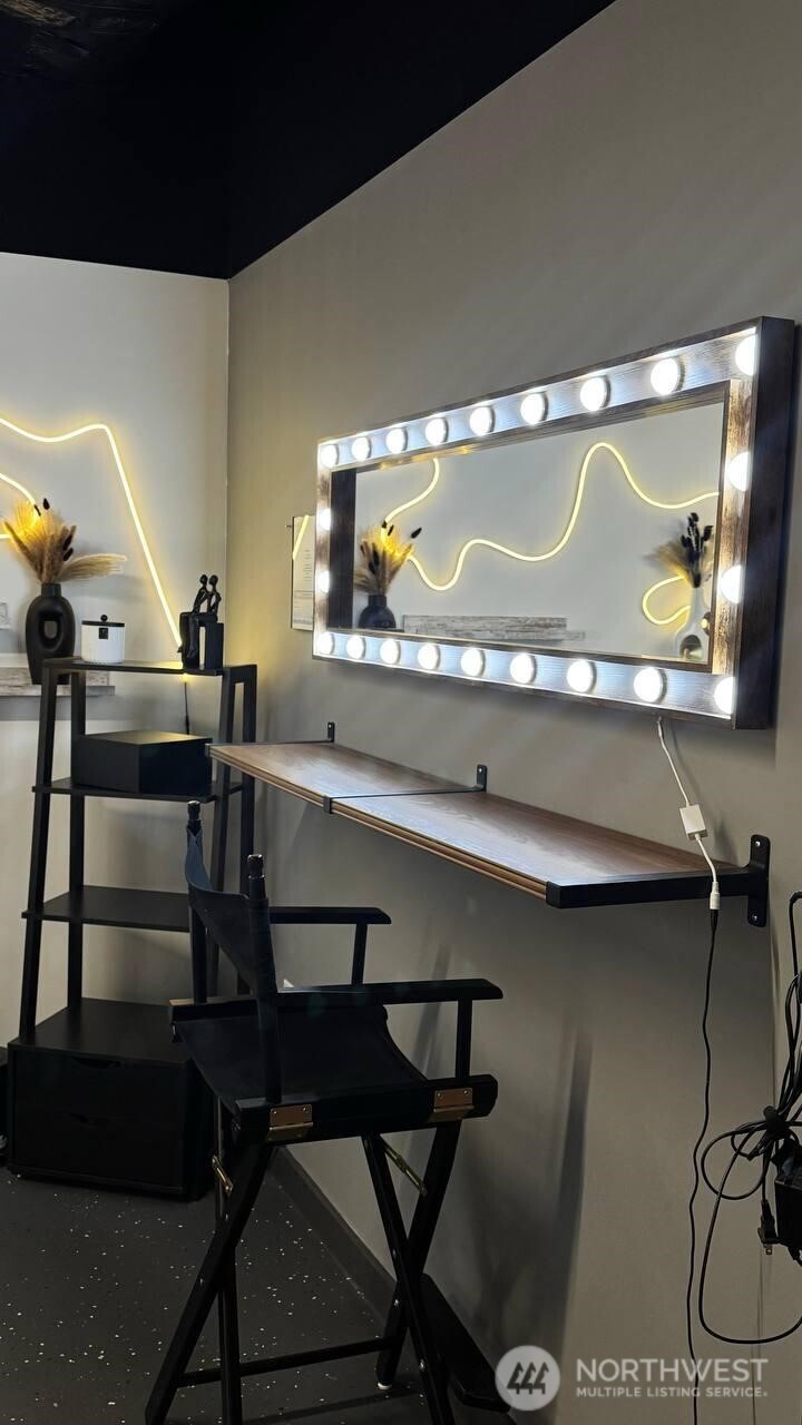 14 S Division Street , Auburn, WA 98001