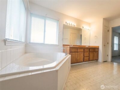 2727 180th Street E, Tacoma, WA 98445 - Photo 12