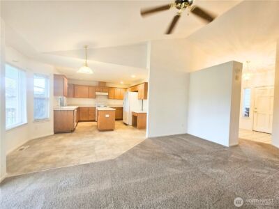 2727 180th Street E, Tacoma, WA 98445 - Photo 5