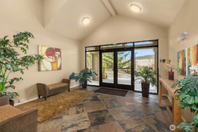 6800 132nd Place SE #E207, Newcastle, WA 98059