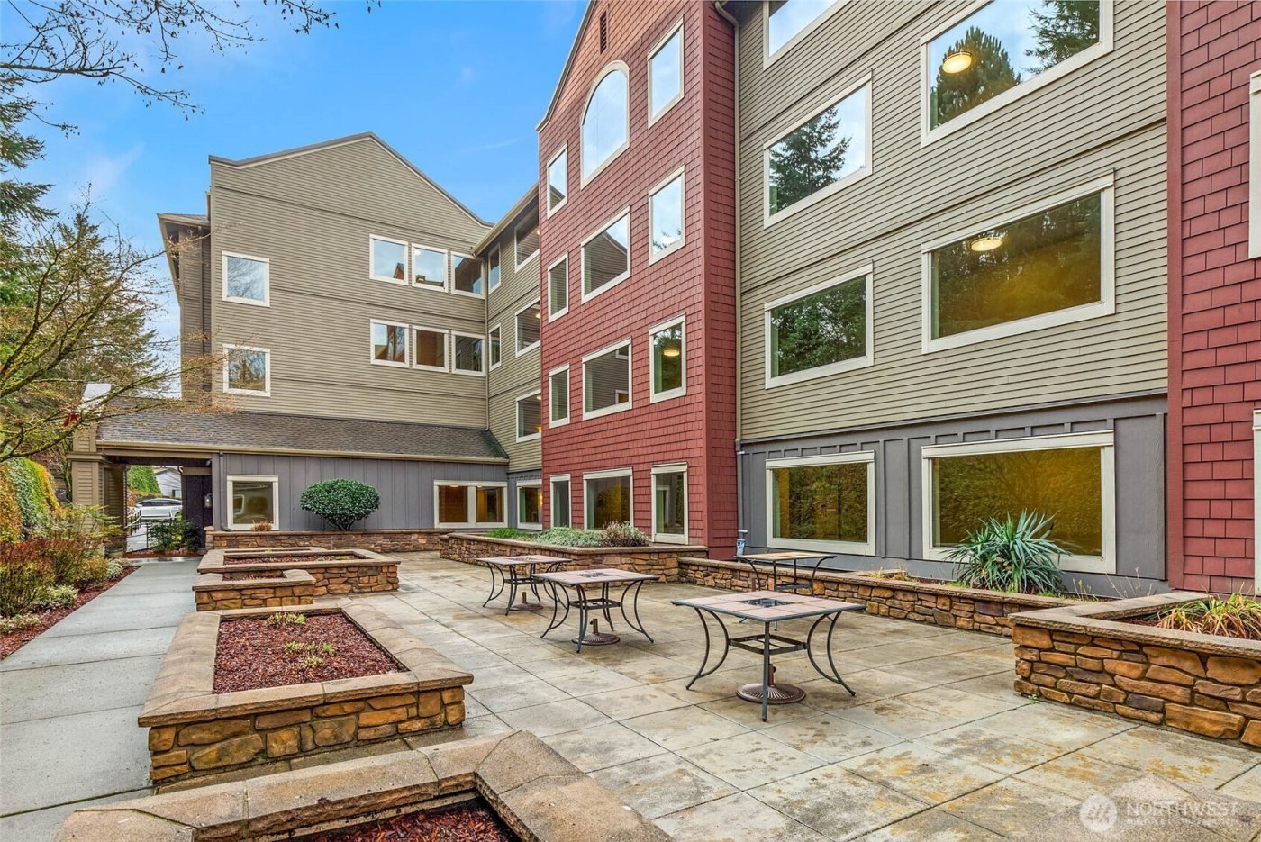 6800 132nd Place SE #E207, Newcastle, WA 98059