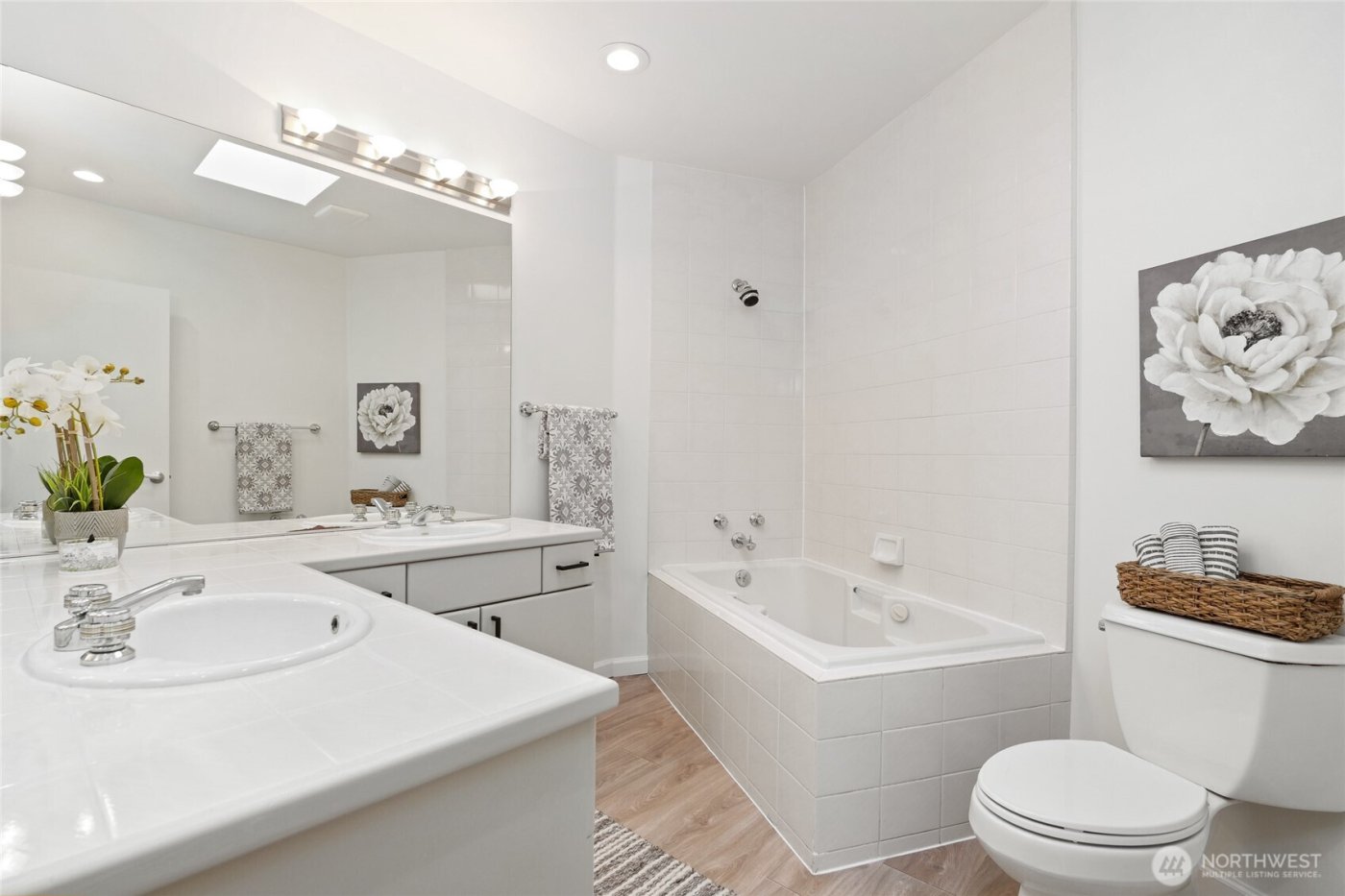 9039 NE Juanita Drive #306, Kirkland, WA 98034