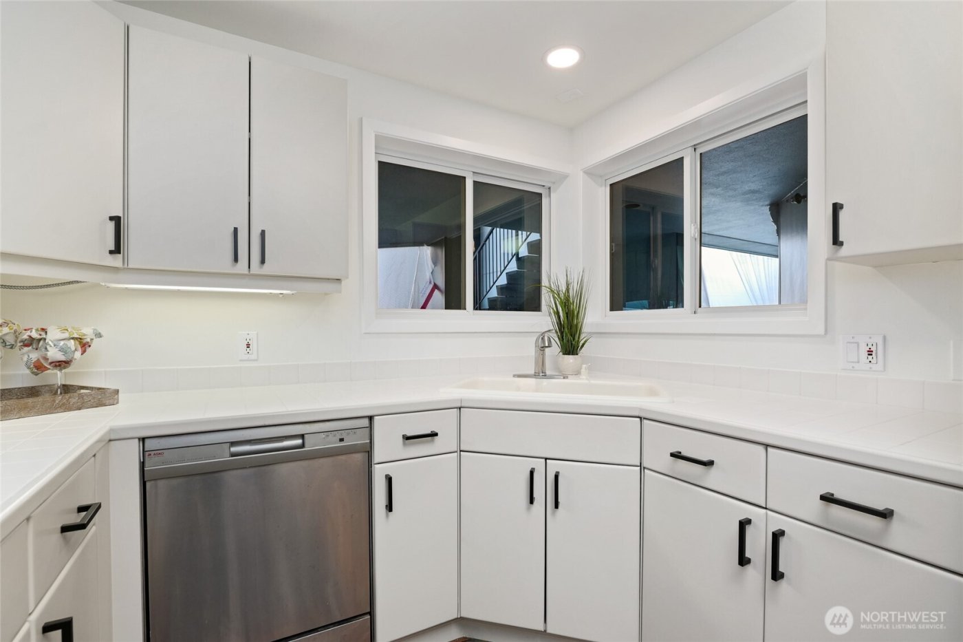 9039 NE Juanita Drive #306, Kirkland, WA 98034