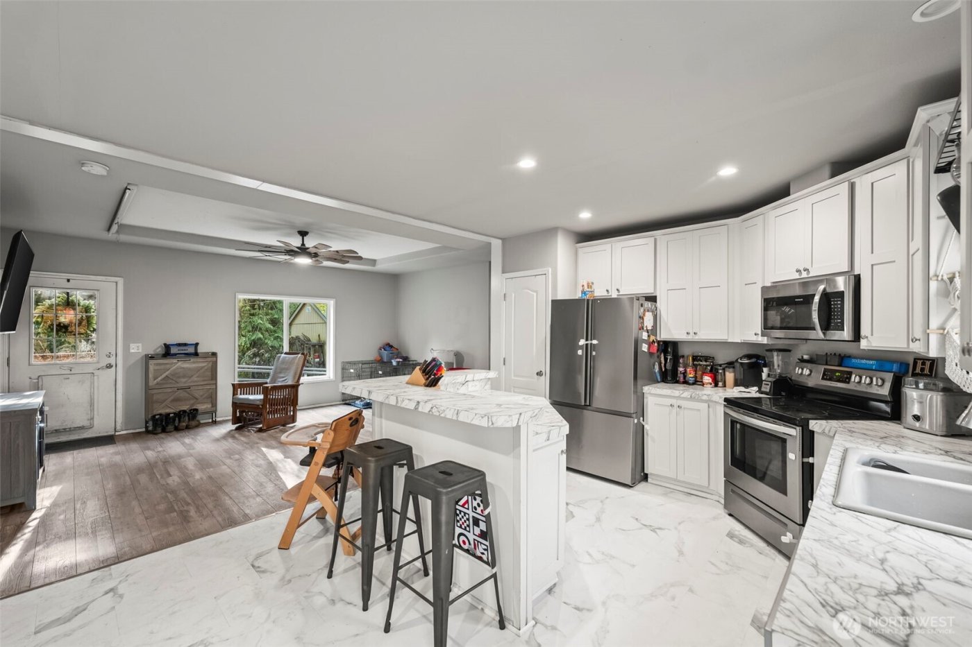 3762 W Cloquallum Road , Shelton, WA 98584