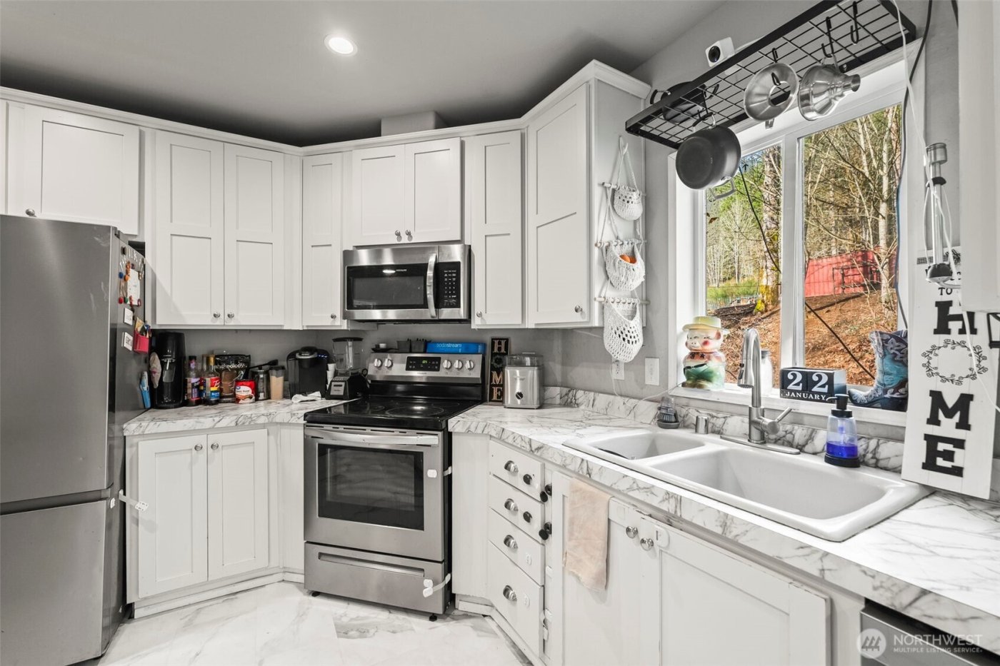 3762 W Cloquallum Road , Shelton, WA 98584