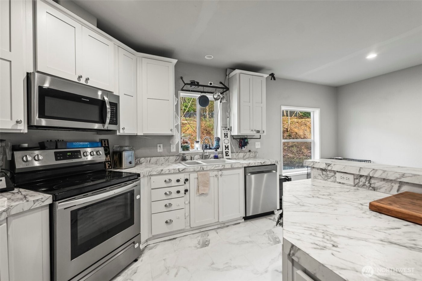 3762 W Cloquallum Road , Shelton, WA 98584