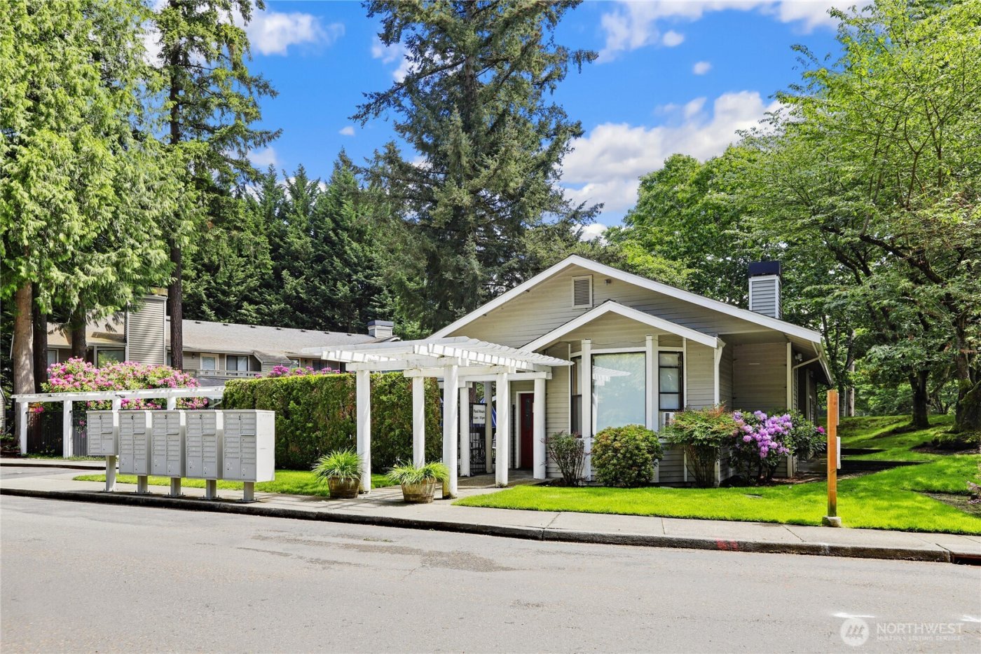 9009 Avondale Road NE #M226, Redmond, WA 98052