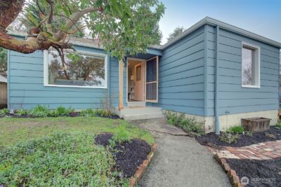 3625 36th Avenue W, Seattle, WA 98199 - Photo 2