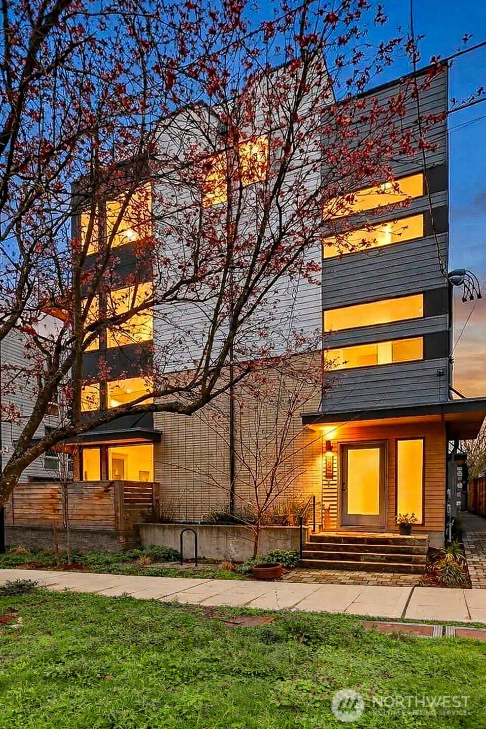 916 NW 56th Street #G, Seattle, WA 98107