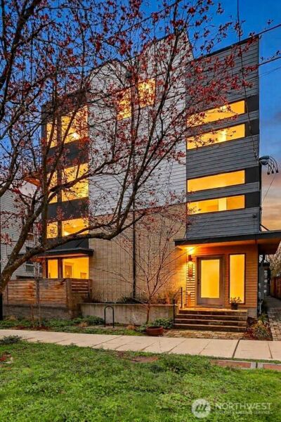 916 NW 56th Street #G, Seattle, WA 98107